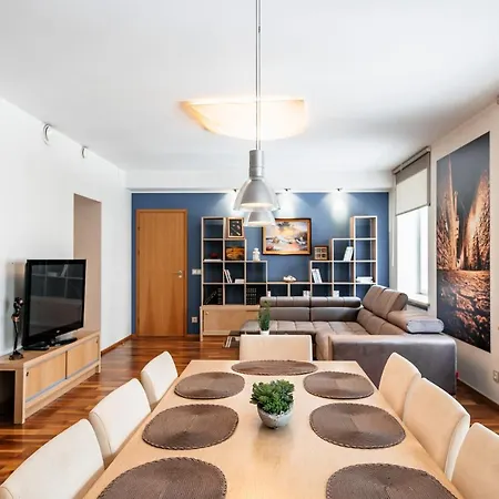 Airhome - Golden Fish Apartment *