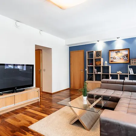 Airhome - Golden Fish Appartement *