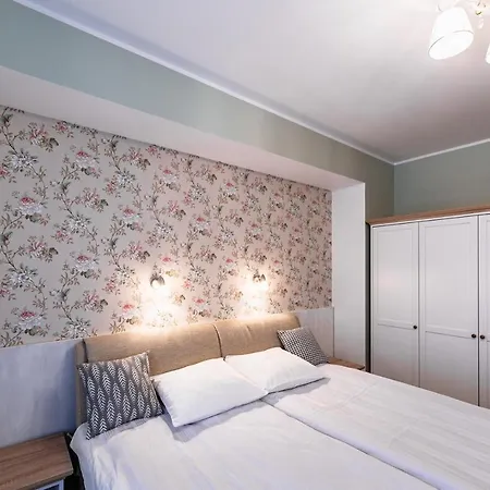 Airhome - Golden Fish Apartment